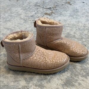 UGG Classic Mini Snow Leopard Winter Boots size 9